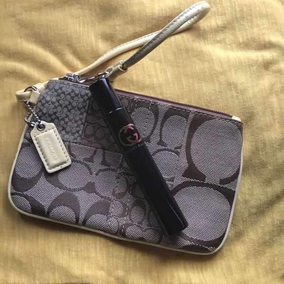 Coach - Picture 2 of 5